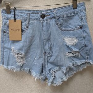 NWT 100% Cotton Machine Light Wash Fringe/Distressed Jean Shorts. Size Large